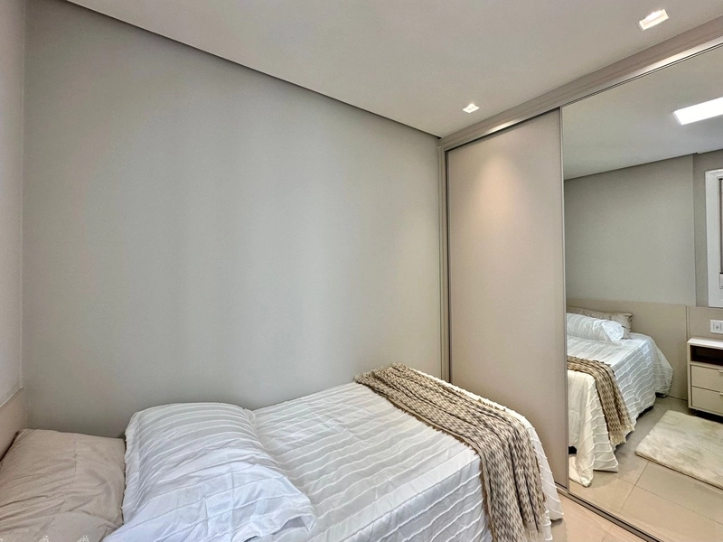 BELÍSSIMO APARTAMENTO FINAMENTE MOBILIADO E DECORADO: 25ª foto da galeria de imagens do imóvel