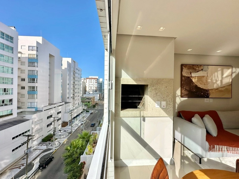 BELÍSSIMO APARTAMENTO FINAMENTE MOBILIADO E DECORADO: 4ª foto da galeria de imagens do imóvel