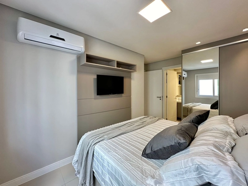 BELÍSSIMO APARTAMENTO FINAMENTE MOBILIADO E DECORADO: 7ª foto da galeria de imagens do imóvel