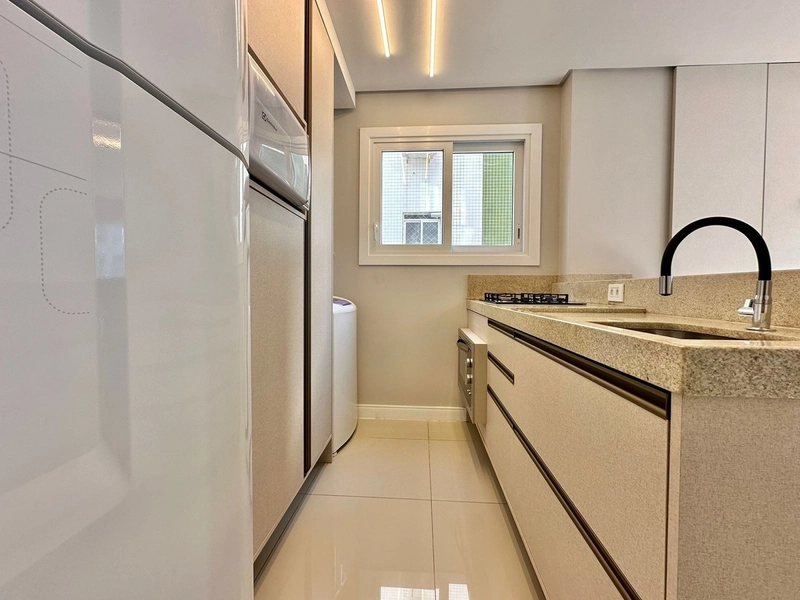 BELÍSSIMO APARTAMENTO FINAMENTE MOBILIADO E DECORADO: 11ª foto da galeria de imagens do imóvel