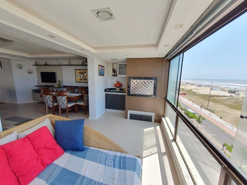 Apartamento com vista para o mar e a praia de capão da canoa: 2ª foto da galeria de imagens do imóvel
