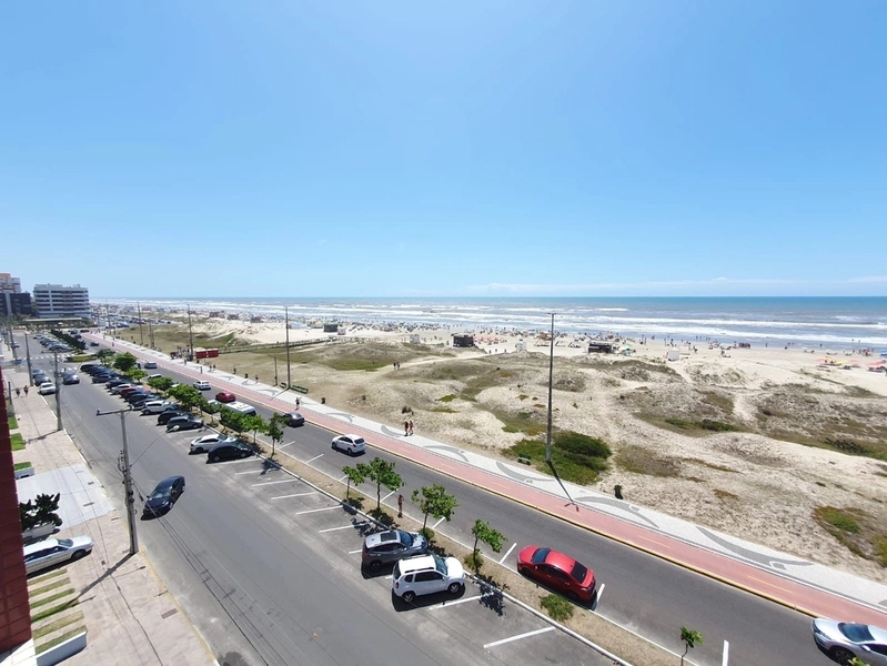 Apartamento com vista para o mar e a praia de capão da canoa: 5ª foto da galeria de imagens do imóvel