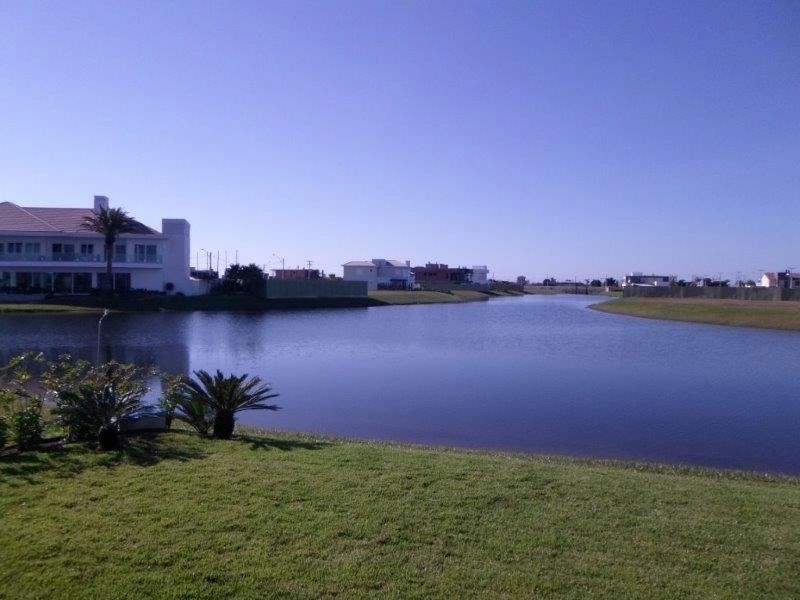 SOBRADO FRENTE LAGO: 3ª foto da galeria de imagens do imóvel