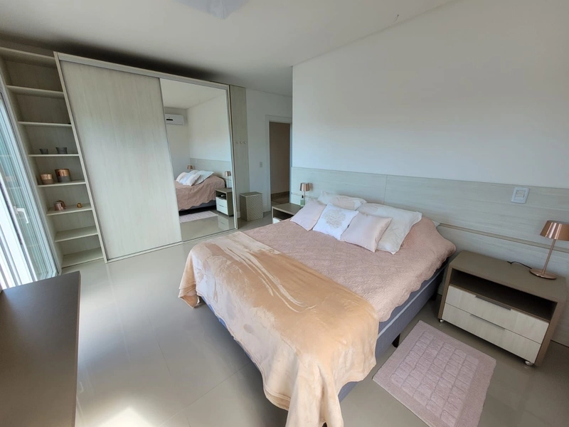 SOBRADO FRENTE LAGO: 6ª foto da galeria de imagens do imóvel