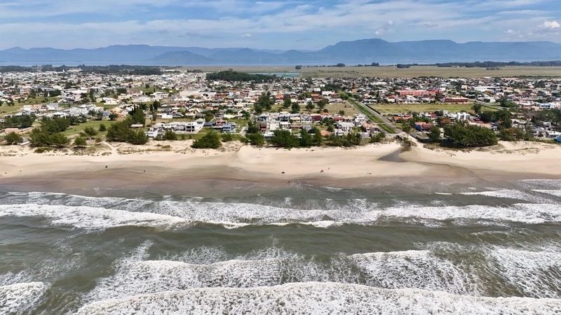 SOBRADO ALTO PADRÃO  PERTINHO DO MAR