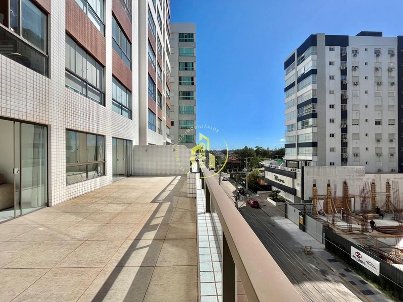 AMPLO APARTAMENTO COM TERRAÇO JUNTO AO MAR NO NAVEGANTES: 2ª foto da galeria de imagens do imóvel