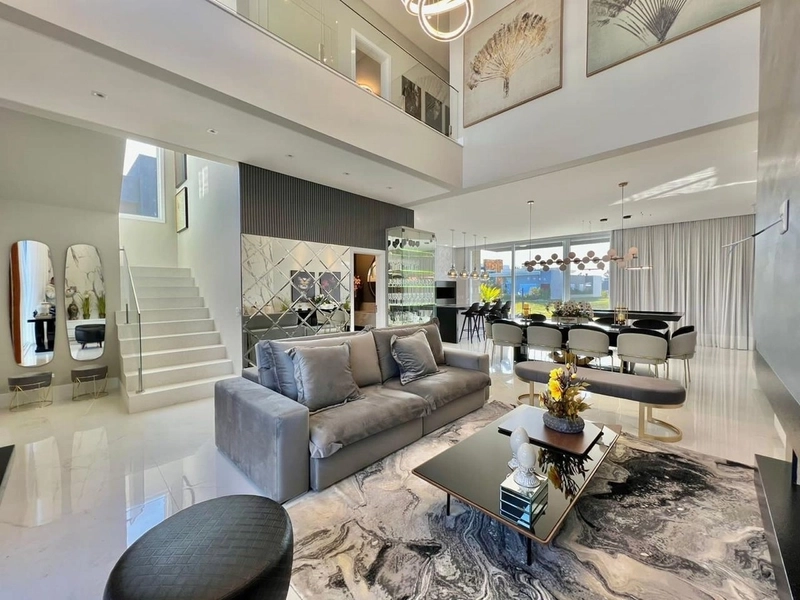 BELÍSSIMA CASA EM CONDOMÍNIO FECHADO