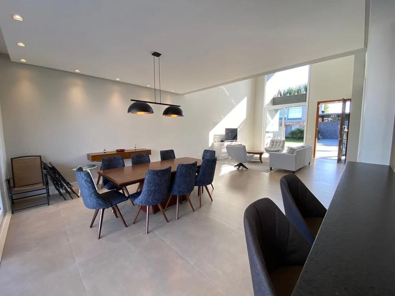 LINDO SOBRADO COM PISCINA: 12ª foto da galeria de imagens do imóvel