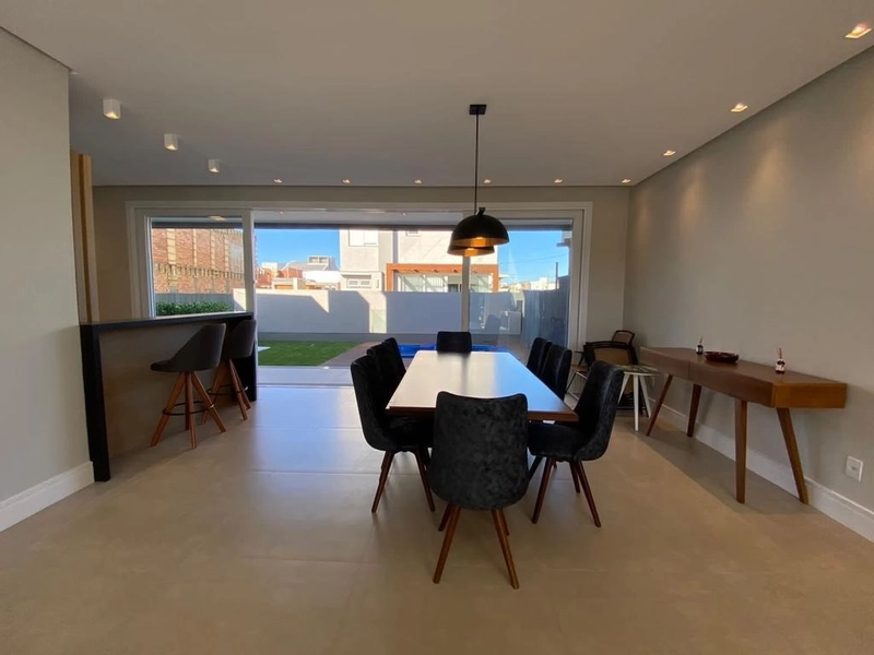 LINDO SOBRADO COM PISCINA: 7ª foto da galeria de imagens do imóvel