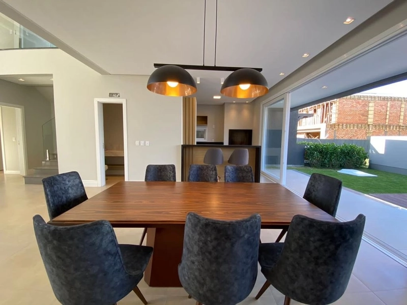 LINDO SOBRADO COM PISCINA: 8ª foto da galeria de imagens do imóvel