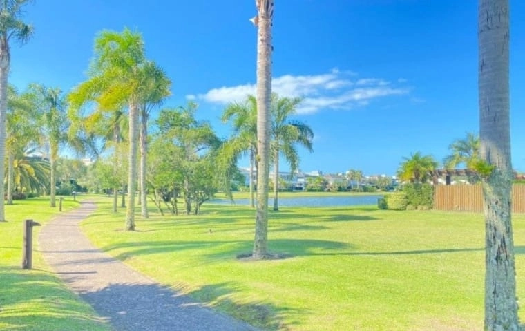 BELO TERRENO: 2ª foto da galeria de imagens do imóvel