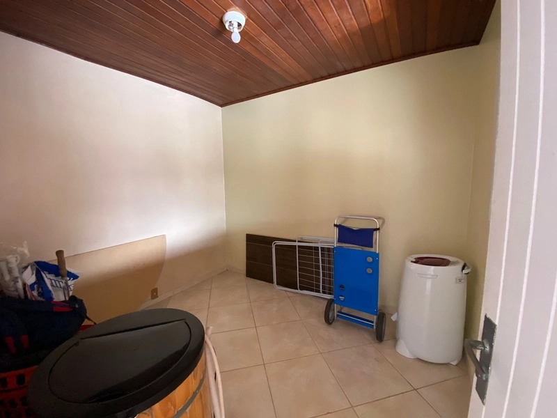 CASA COM UMA OTIMA LOCALIZAÇÃO.: 9ª foto da galeria de imagens do imóvel