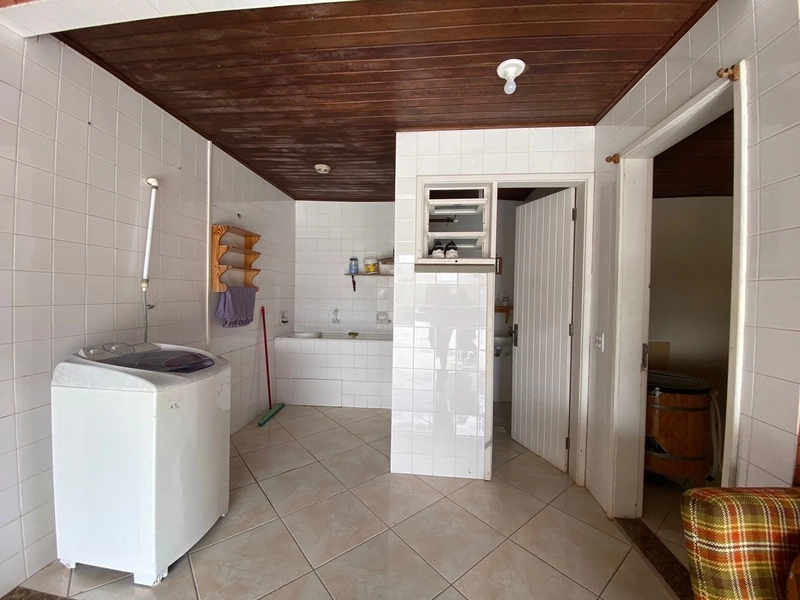 CASA COM UMA OTIMA LOCALIZAÇÃO.: 12ª foto da galeria de imagens do imóvel