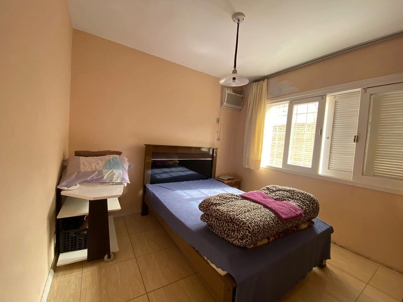 CASA COM UMA OTIMA LOCALIZAÇÃO.: 5ª foto da galeria de imagens do imóvel