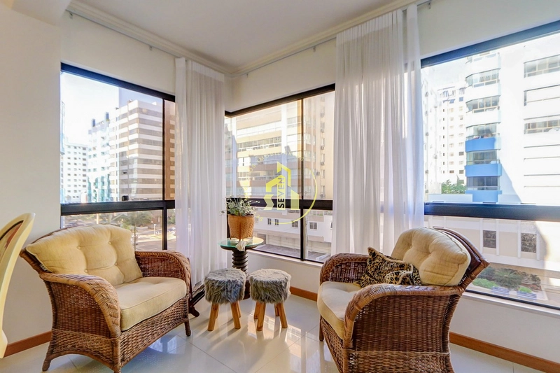 Apartamento de 3 dormitórios, mobiliado e decorado, frente, Navegantes: 2ª foto da galeria de imagens do imóvel