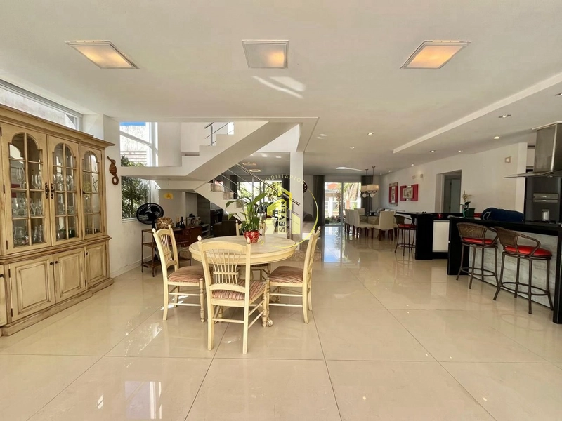 Mansão na melhor localização de Atlântida!: 26ª foto da galeria de imagens do imóvel