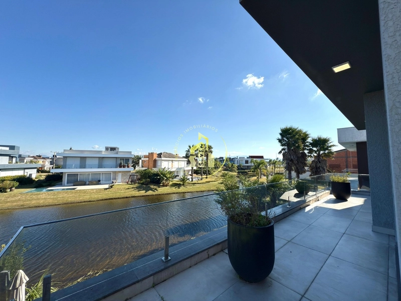 Sobrado de Alto Padrão à Beira do Lago no Condomínio Enseada–Xangri-lá: 51ª foto da galeria de imagens do imóvel