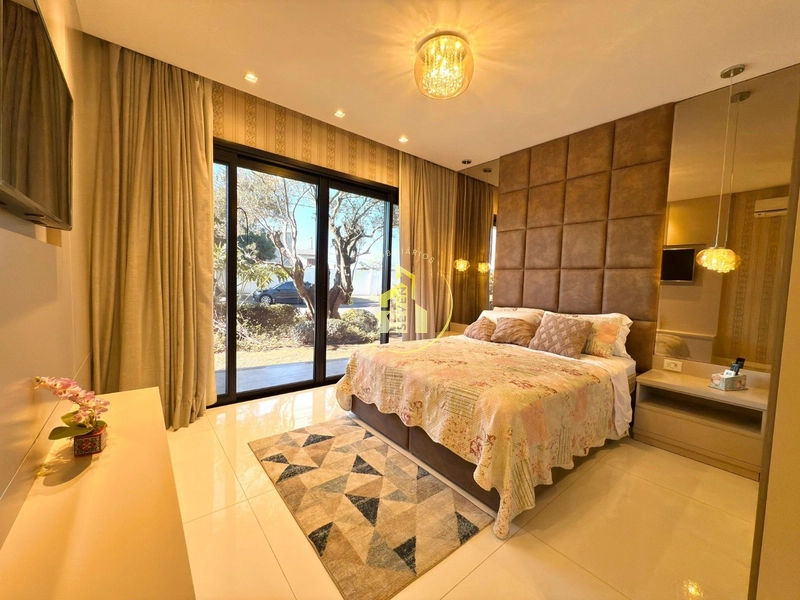 Sobrado de Alto Padrão à Beira do Lago no Condomínio Enseada–Xangri-lá: 25ª foto da galeria de imagens do imóvel