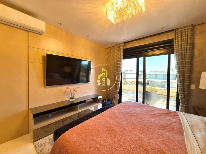 Sobrado de Alto Padrão à Beira do Lago no Condomínio Enseada–Xangri-lá: 28ª foto da galeria de imagens do imóvel