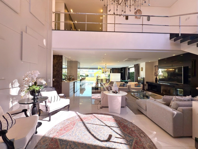 Sobrado de Alto Padrão à Beira do Lago no Condomínio Enseada–Xangri-lá: 7ª foto da galeria de imagens do imóvel