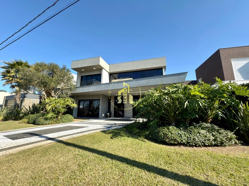 Sobrado de Alto Padrão à Beira do Lago no Condomínio Enseada–Xangri-lá: 3ª foto da galeria de imagens do imóvel