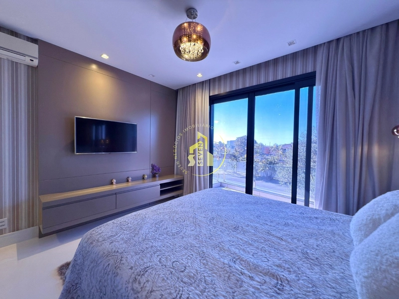 Sobrado de Alto Padrão à Beira do Lago no Condomínio Enseada–Xangri-lá: 43ª foto da galeria de imagens do imóvel