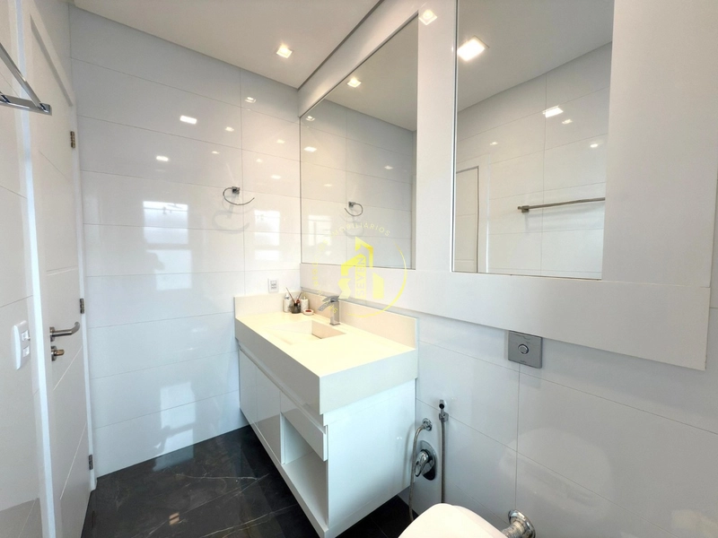 Sobrado de Alto Padrão à Beira do Lago no Condomínio Enseada–Xangri-lá: 39ª foto da galeria de imagens do imóvel