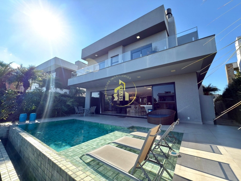 Sobrado de Alto Padrão à Beira do Lago no Condomínio Enseada–Xangri-lá: 2ª foto da galeria de imagens do imóvel