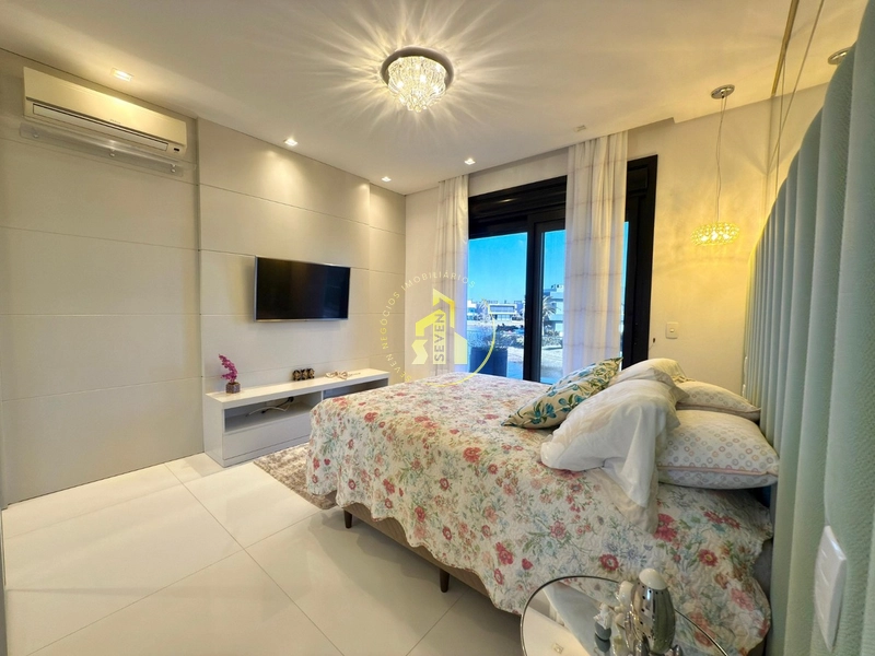 Sobrado de Alto Padrão à Beira do Lago no Condomínio Enseada–Xangri-lá: 49ª foto da galeria de imagens do imóvel