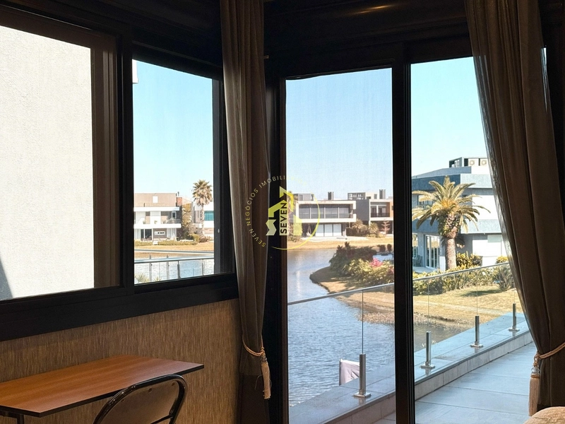 Sobrado de Alto Padrão à Beira do Lago no Condomínio Enseada–Xangri-lá: 40ª foto da galeria de imagens do imóvel