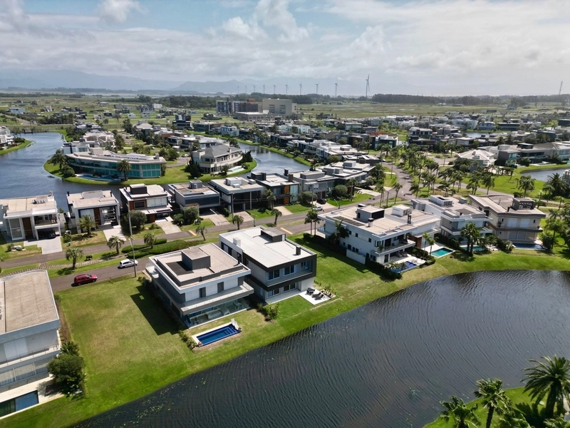 OPORTUNIDADE EM  CONDOMINIO FECHADO: 2ª foto da galeria de imagens do imóvel