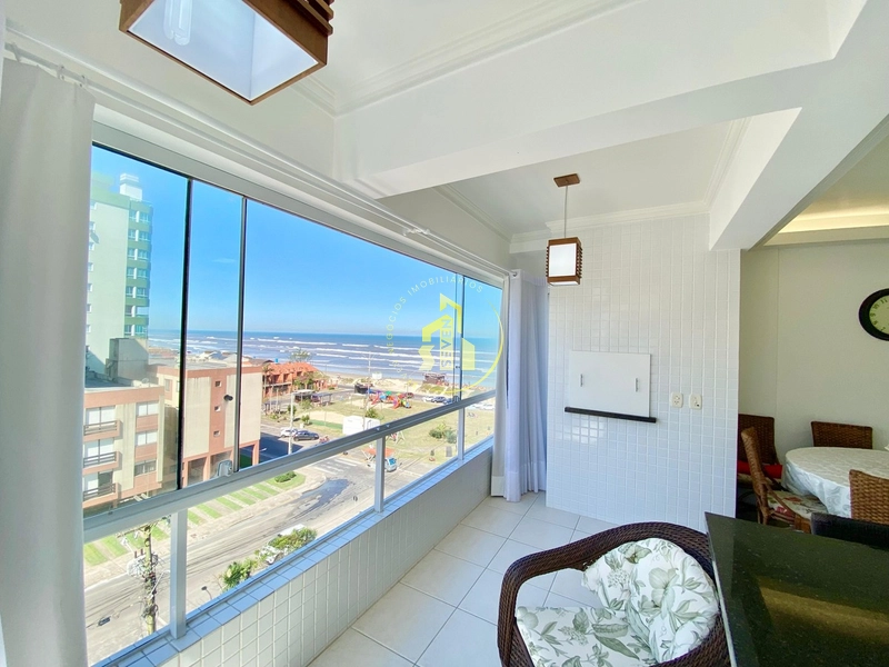 APARTAMENTO COM SACADA DE FRENTE E  VISTA ETERNA MAR
