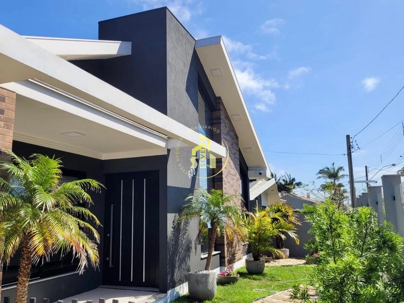 Linda residência de alto padrão: 2ª foto da galeria de imagens do imóvel