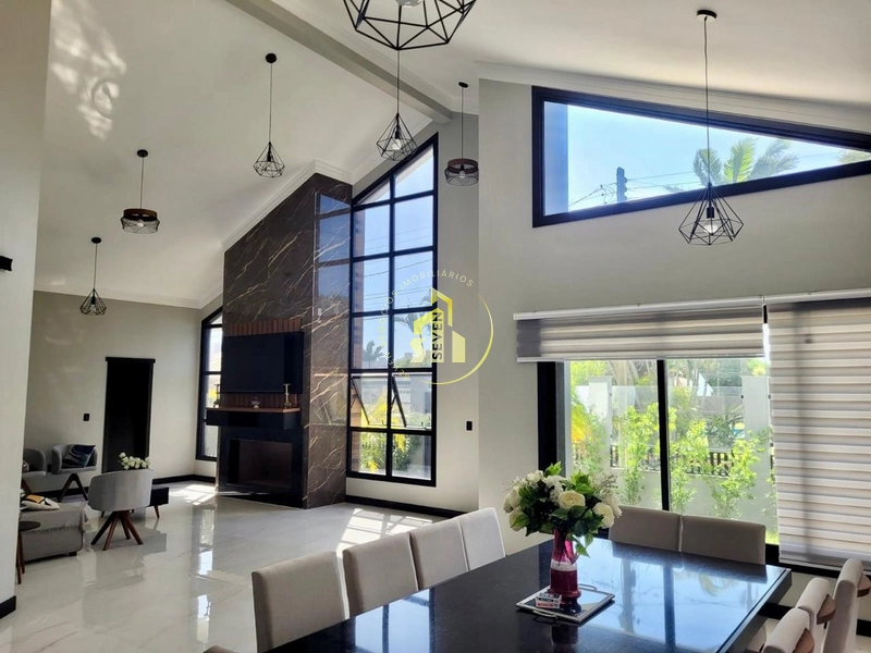 Linda residência de alto padrão: 4ª foto da galeria de imagens do imóvel