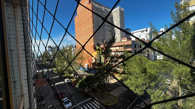 Apartamento de 3 dormitórios, prédio de esquina na avenida, Capão: 24ª foto da galeria de imagens do imóvel