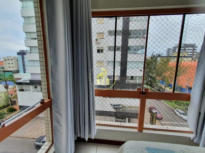 Apartamento de 3 dormitórios, prédio de esquina na avenida, Capão: 2ª foto da galeria de imagens do imóvel