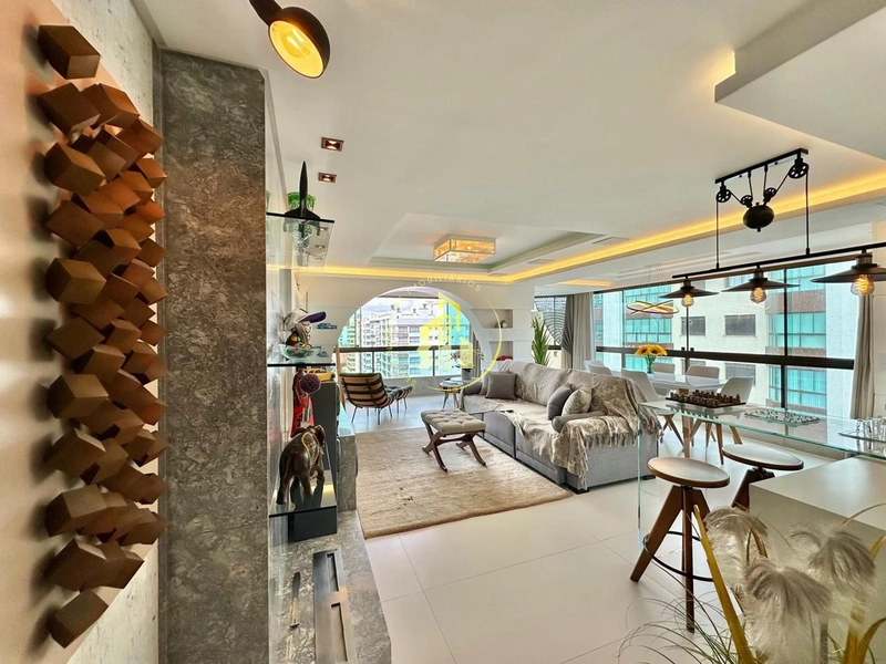 Apartamento de 3 dormitórios com box duplo e vista mar eterna.: 4ª foto da galeria de imagens do imóvel