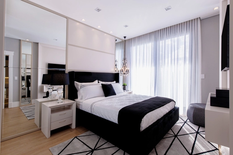 BELISSIMA MANSÃO NEOCLÁSSICA BEIRA LAGO NO CONDOMINIO SENSE: 15ª foto da galeria de imagens do imóvel