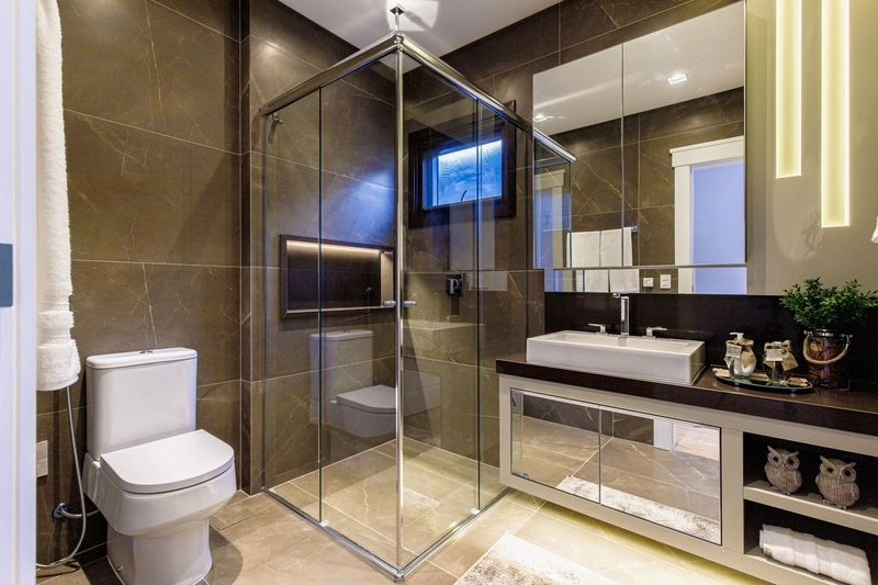 BELISSIMA MANSÃO NEOCLÁSSICA BEIRA LAGO NO CONDOMINIO SENSE: 5ª foto da galeria de imagens do imóvel