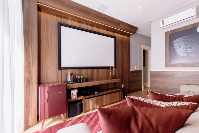 BELISSIMA MANSÃO NEOCLÁSSICA BEIRA LAGO NO CONDOMINIO SENSE: 11ª foto da galeria de imagens do imóvel