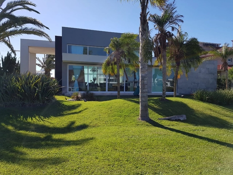 LINDO SOBRADO MOBILIADO E DECORADO: 2ª foto da galeria de imagens do imóvel