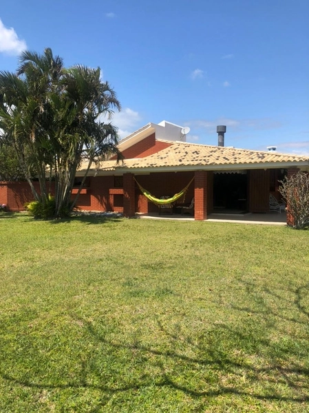 Belíssima casa de esquina em Xangri-lá, bairro Atlântida: 7ª foto da galeria de imagens do imóvel