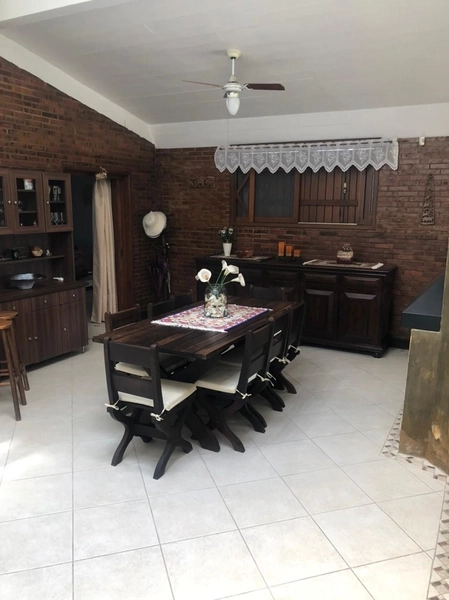 Belíssima casa de esquina em Xangri-lá, bairro Atlântida: 2ª foto da galeria de imagens do imóvel