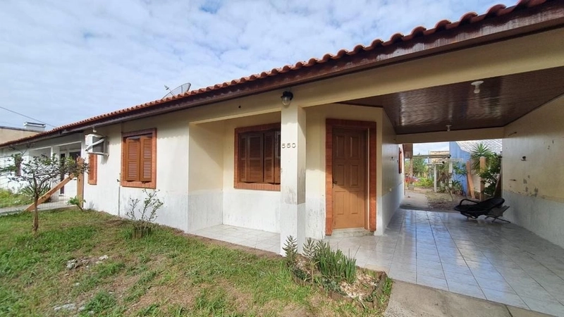 CASA COM ÓTIMA LOCALIZAÇÃO