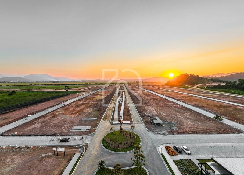 Bairro Planejado em Tijucas, Loteamento em construção: 3ª foto da galeria de imagens do imóvel