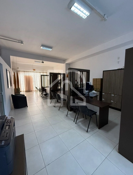 Escritório Mobiliado para Locação – Camboriú, divisa com Balneário Cam: 1ª foto da galeria de imagens do imóvel