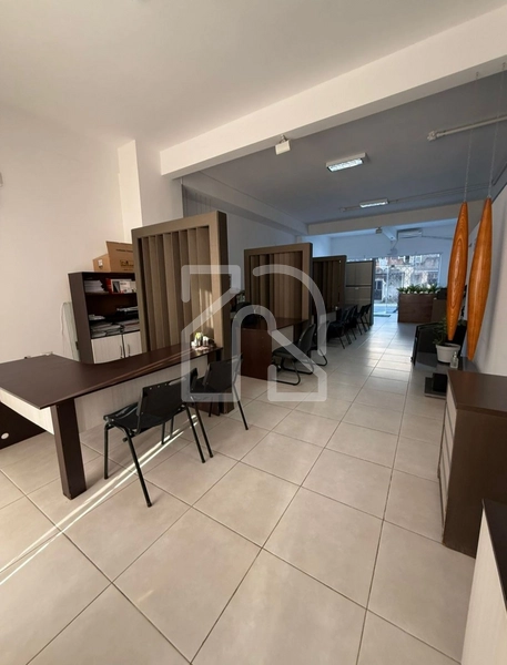 Escritório Mobiliado para Locação – Camboriú, divisa com Balneário Cam: 4ª foto da galeria de imagens do imóvel