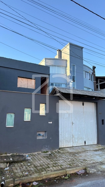 ALUGA-SE CASA CENTRO CAMBORIU: 2ª foto da galeria de imagens do imóvel