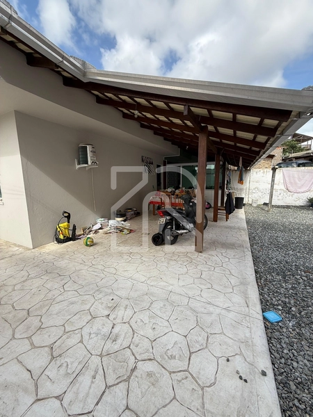 CASA MARAVILHOSA EM CAMBORIU SOZINHA NO TERRENO: 16ª foto da galeria de imagens do imóvel