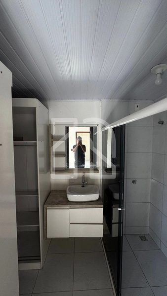 AMPLA CASA PARA LOCAÇÃO ANUAL NO CENTRO DE CAMBORIÚ: 4ª foto da galeria de imagens do imóvel